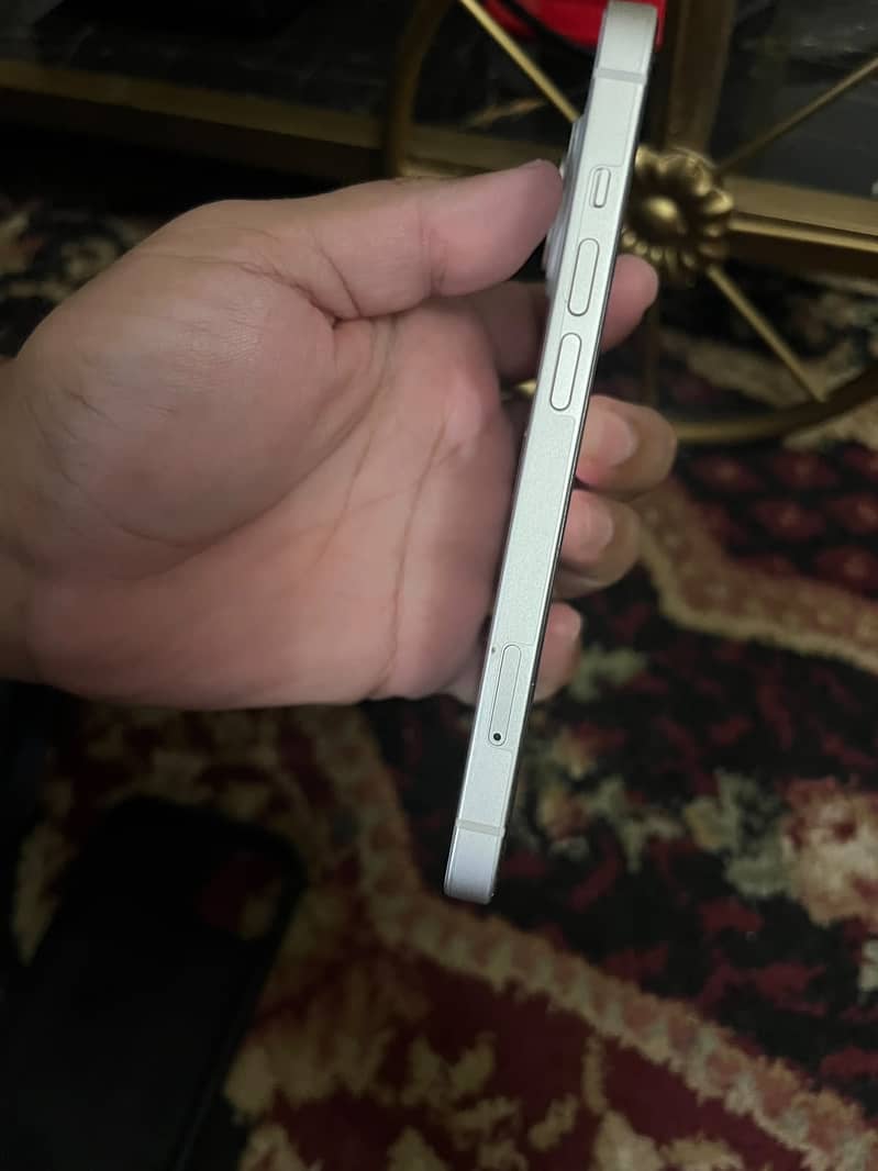 Apple iPhone 14 3