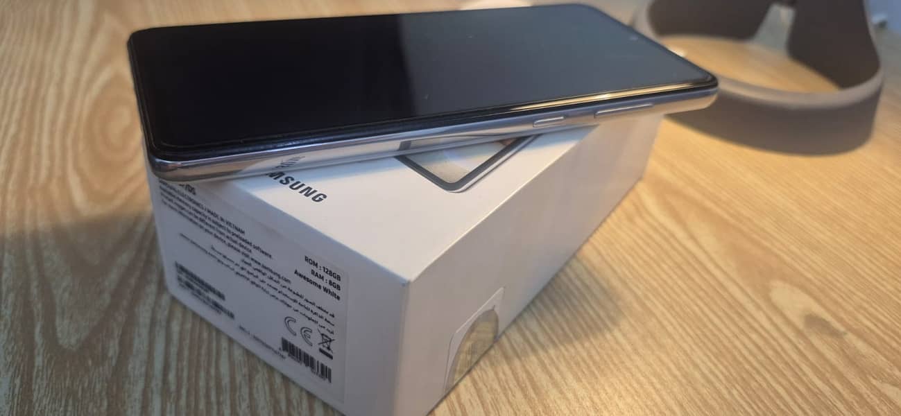 Samsung Mobile A72 3