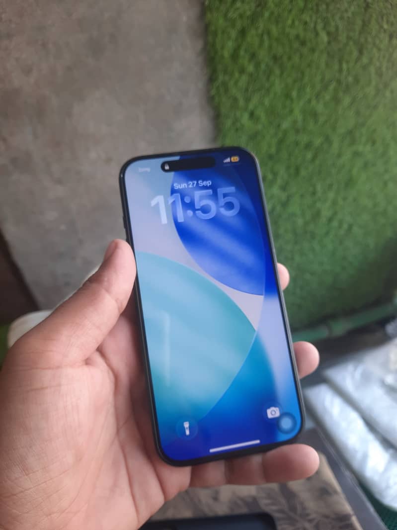 Apple iPhone 15 Pro FU display msg 2
