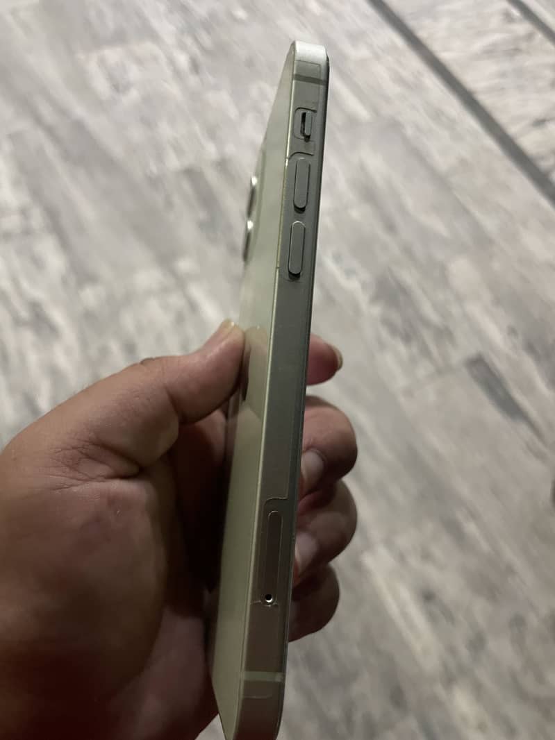 Apple iPhone 12 0