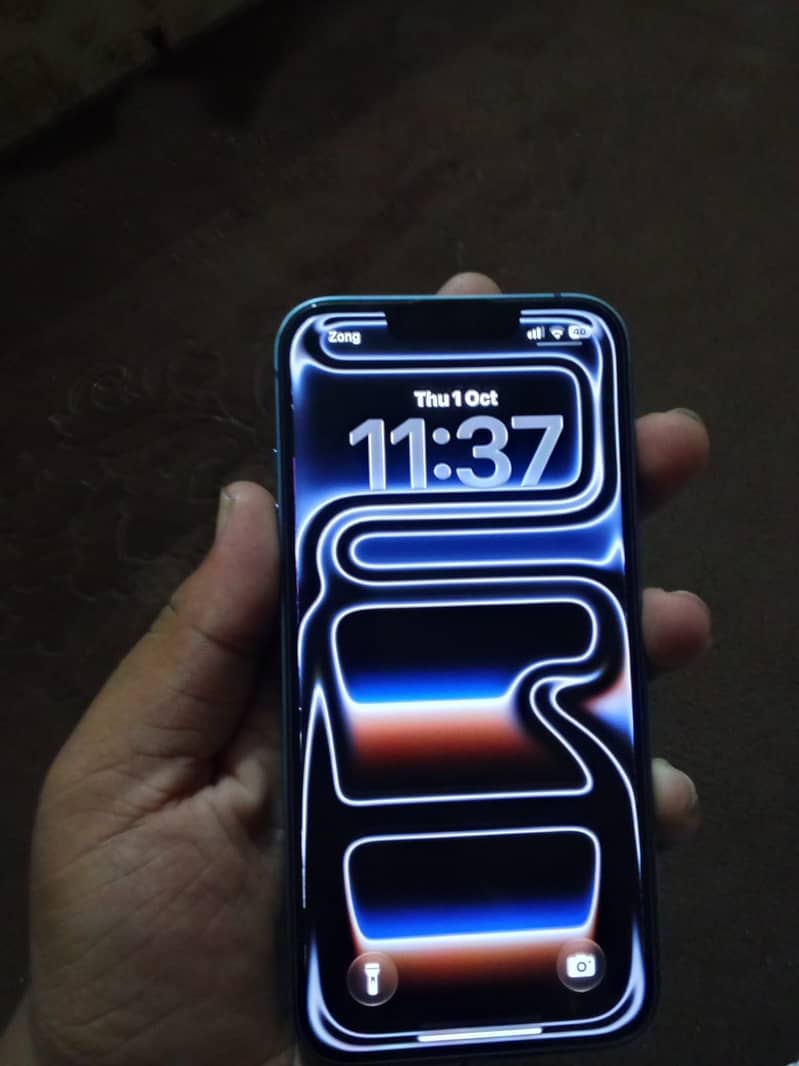 Apple iPhone 13 2