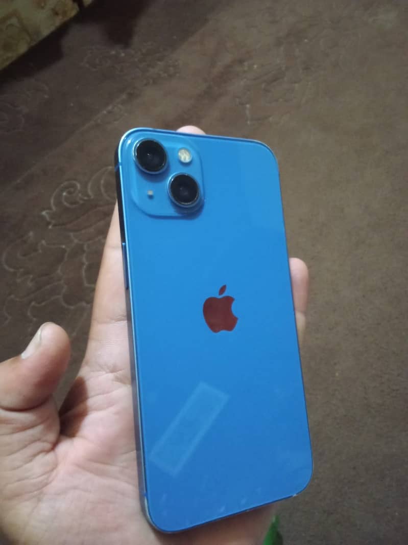 Apple iPhone 13 4