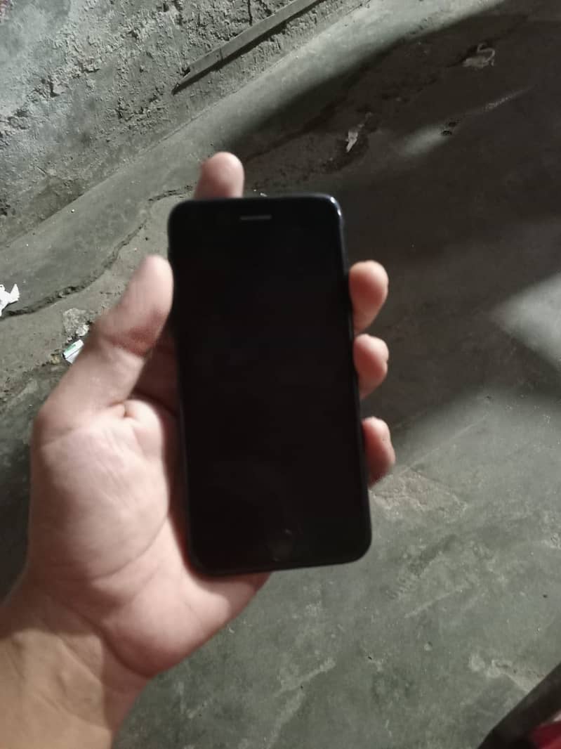 Apple iPhone SE 3 2