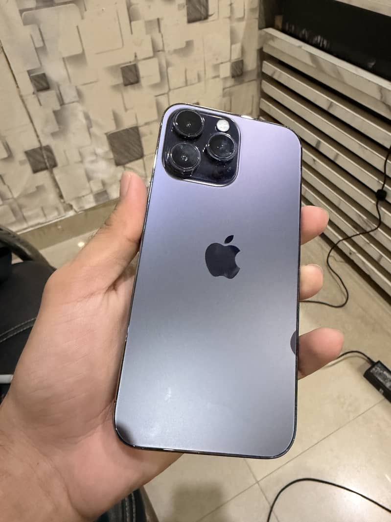 Apple iPhone 14 Pro Max 0