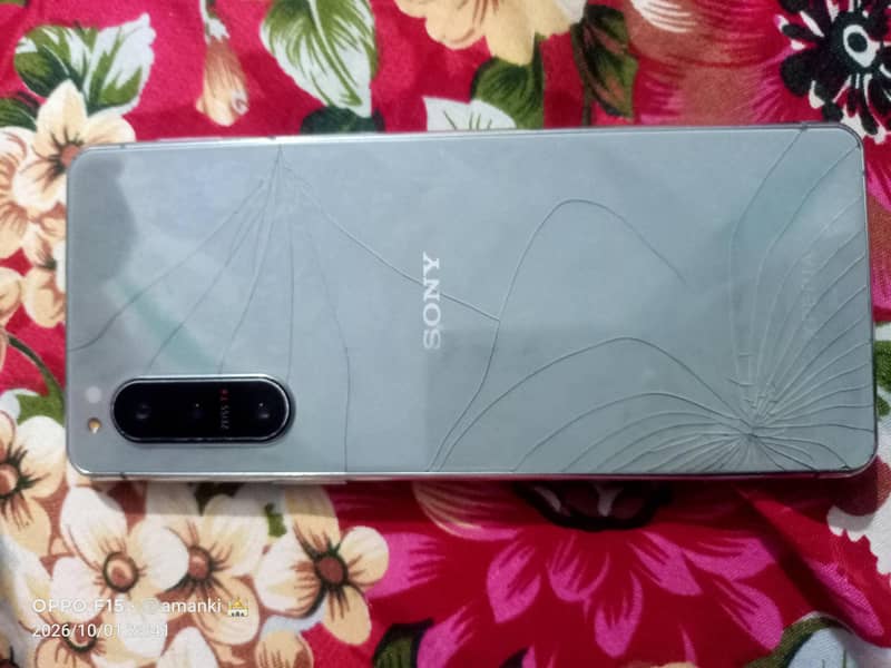 Sony Xperia 4 0