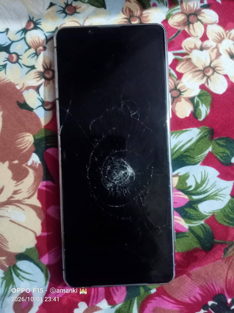 Sony Xperia 4 1