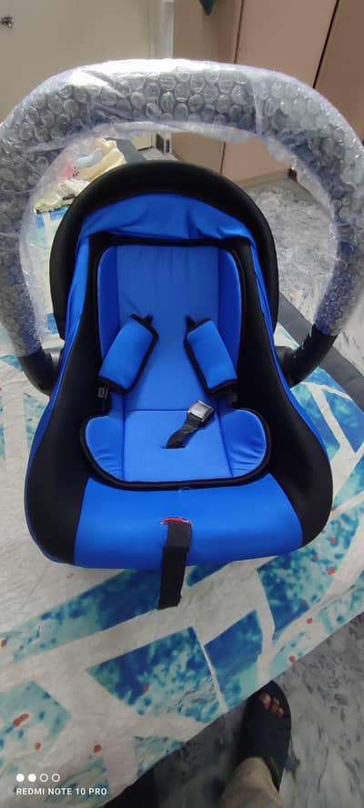 Baby carry cot & car seat