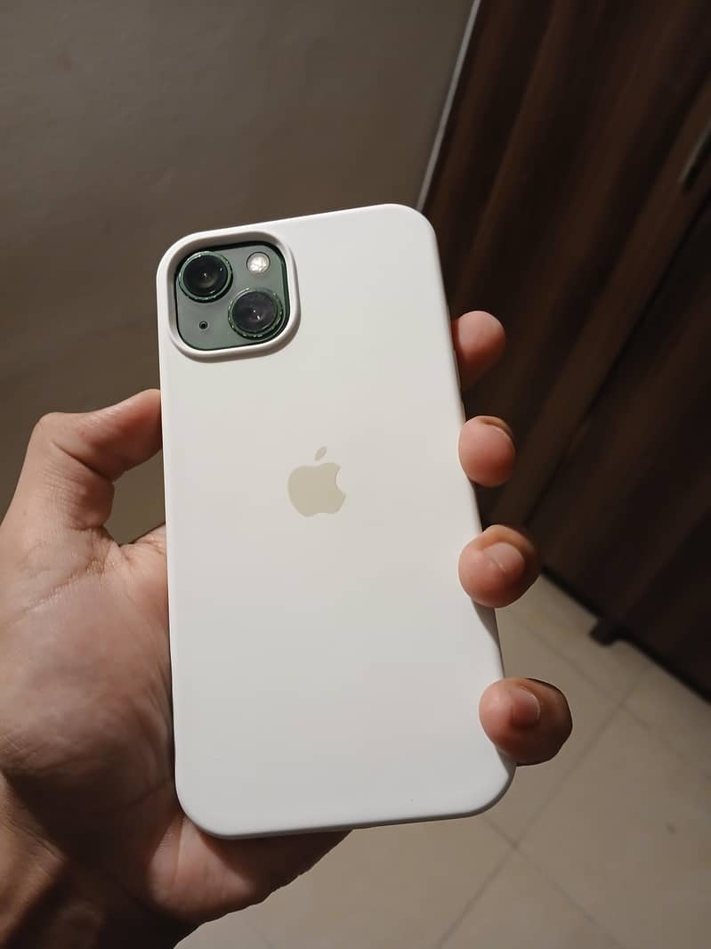 Apple iPhone 13 0