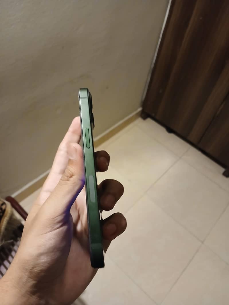 Apple iPhone 13 3
