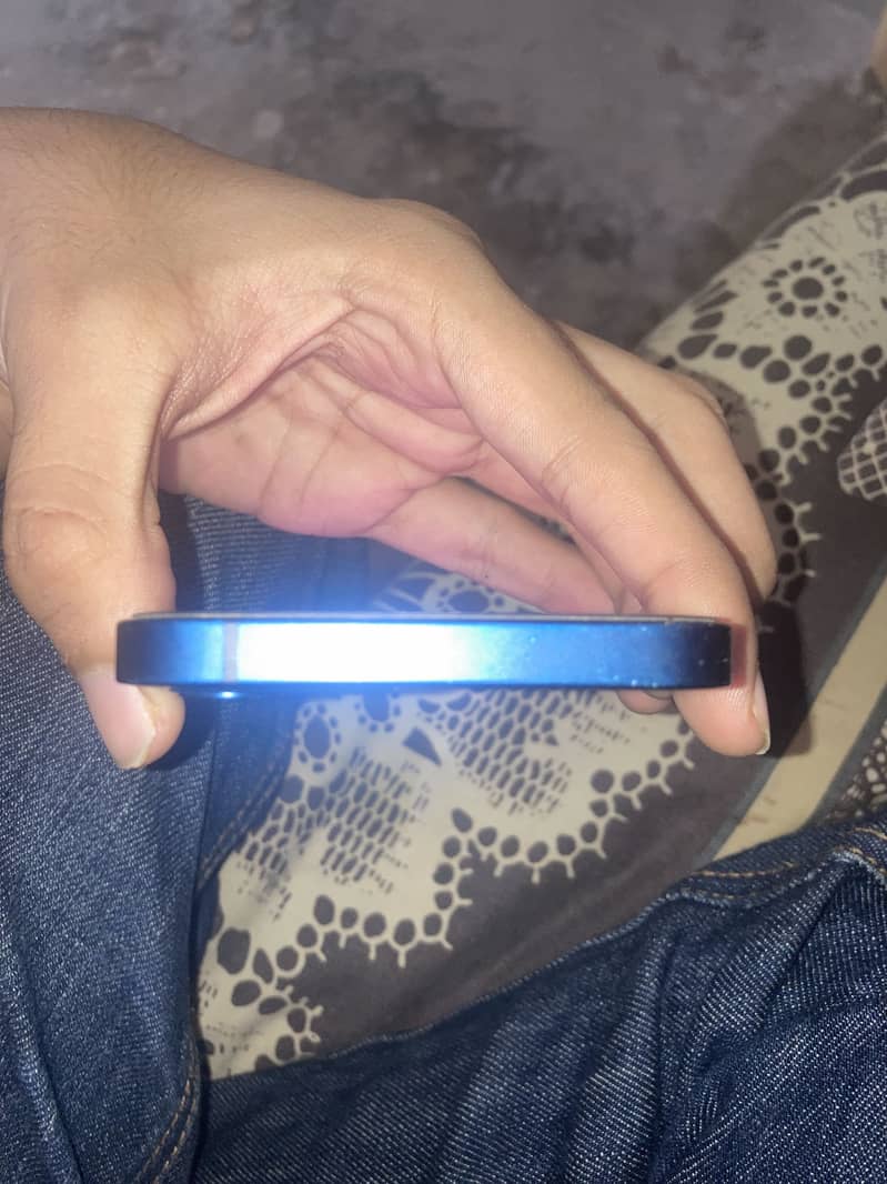 Apple iPhone 12 5