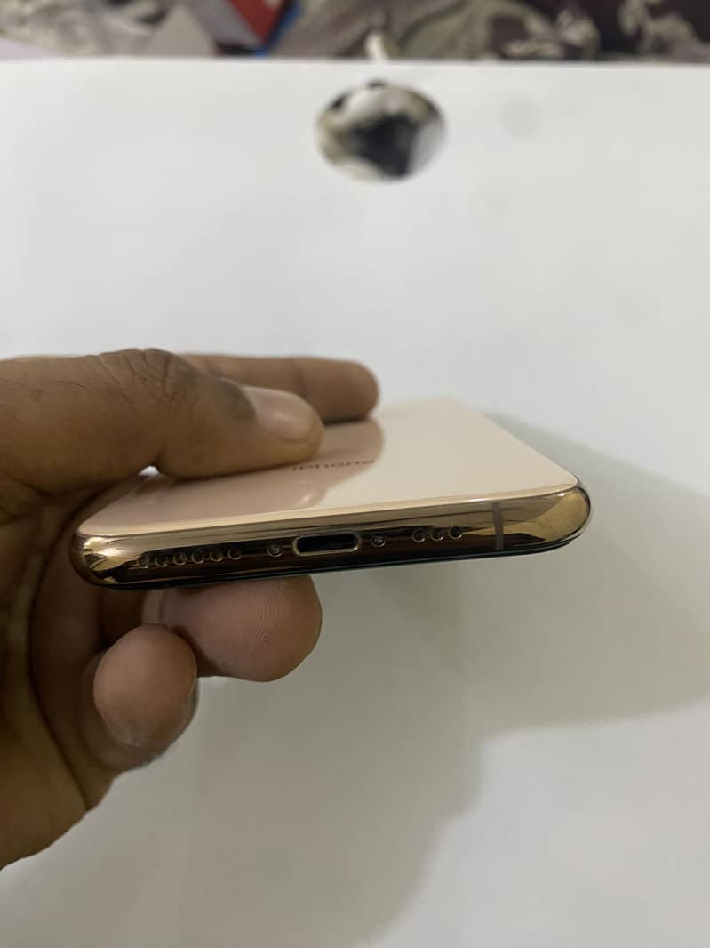 Apple iPhone XS 0