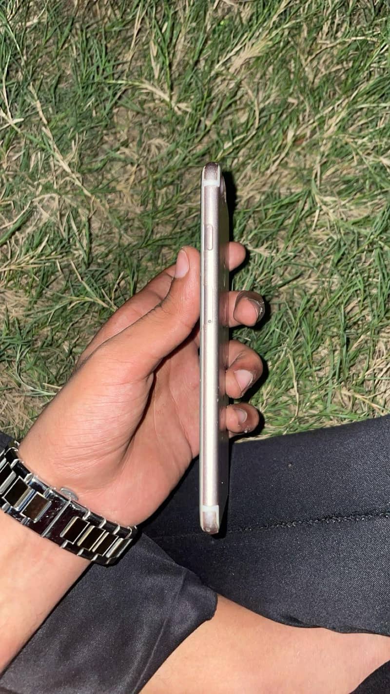 Apple iPhone 7 Plus 4