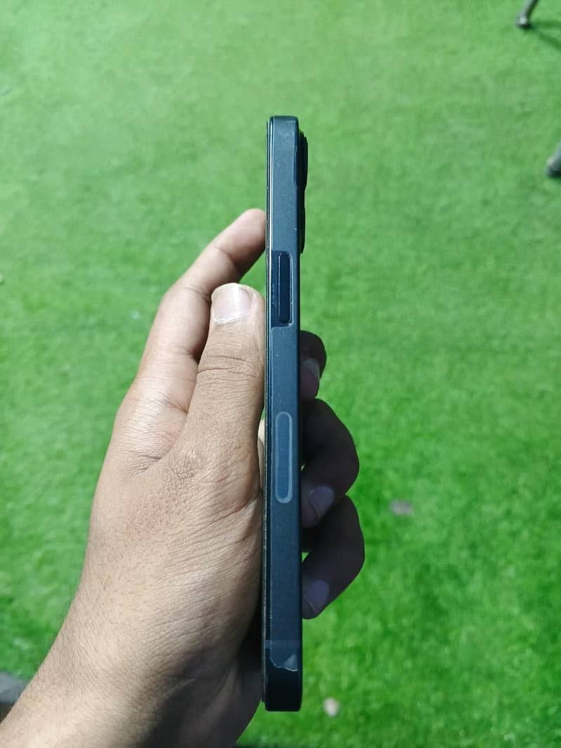 Apple iPhone 13 3