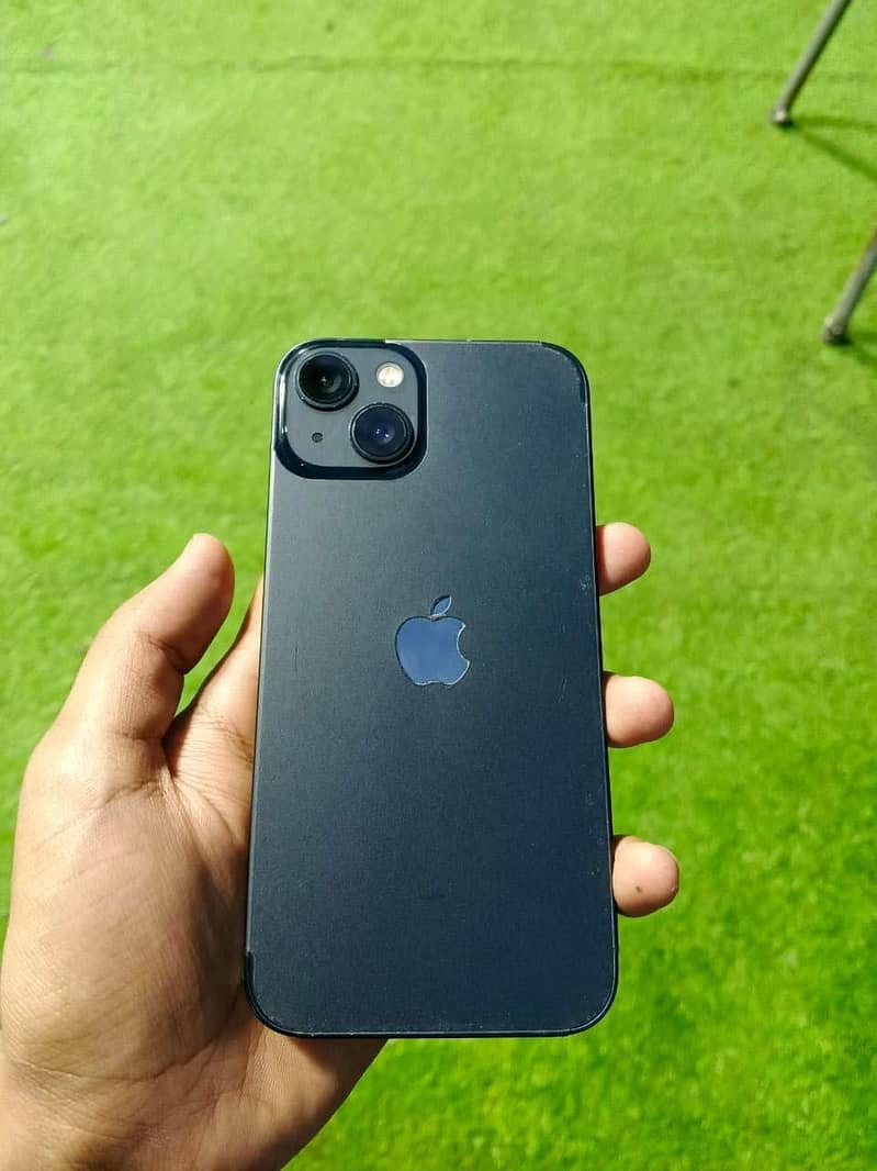 Apple iPhone 13 4