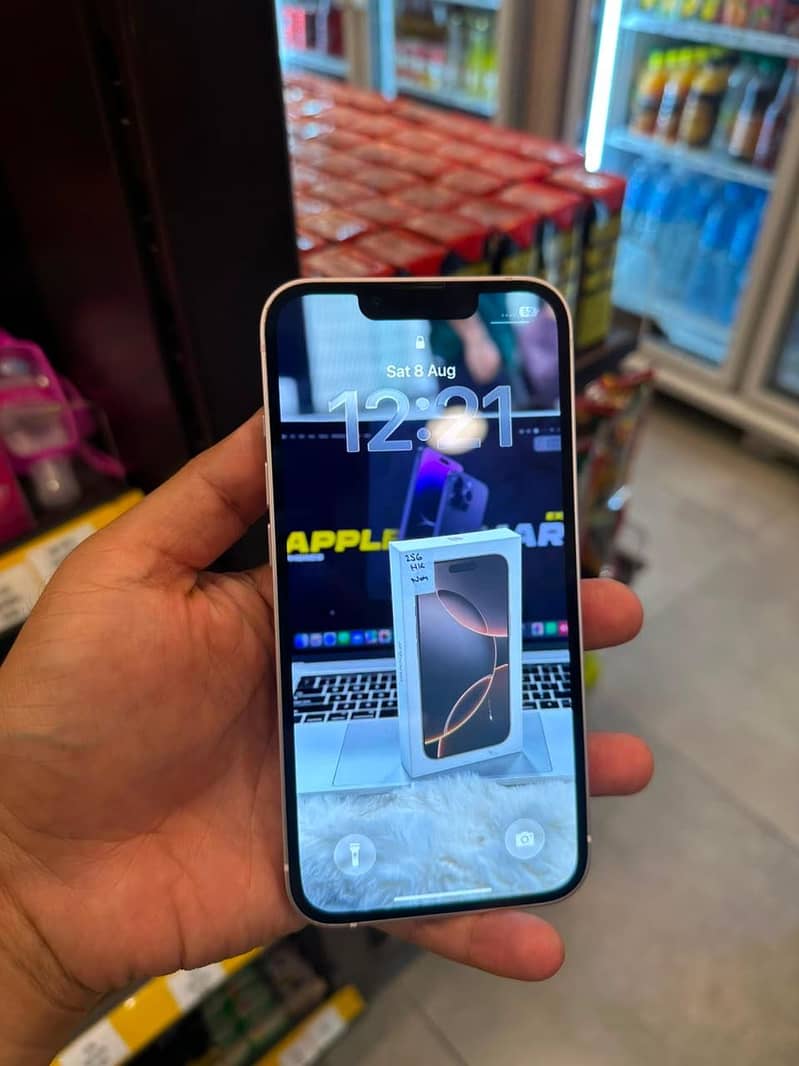 Apple iPhone 13 1