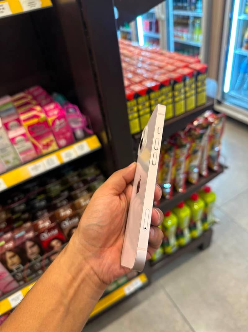 Apple iPhone 13 3