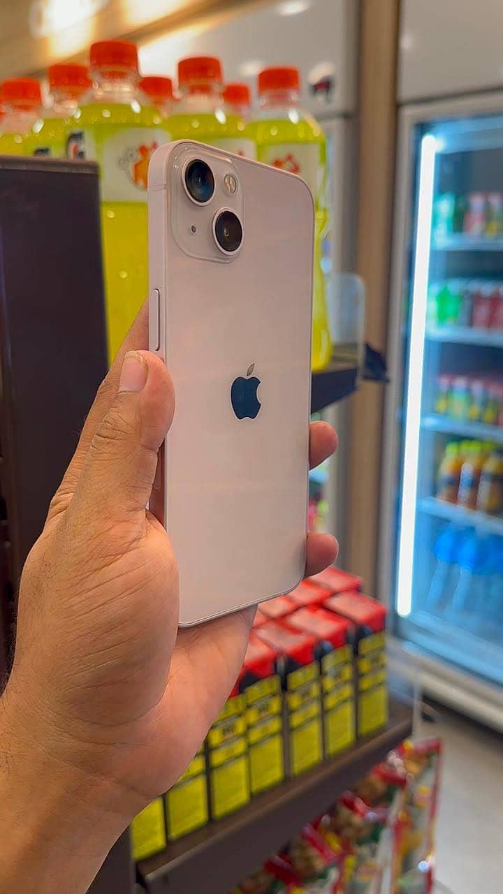 Apple iPhone 13 6