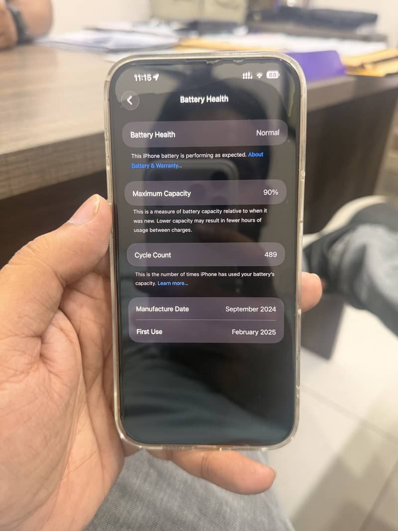Apple iPhone 16 Pro Max 2