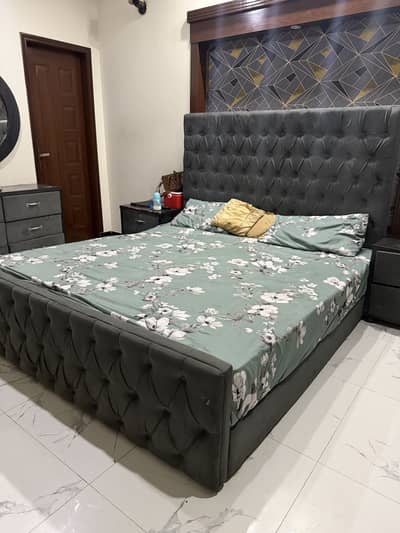 Used bed set with side tables and dressing