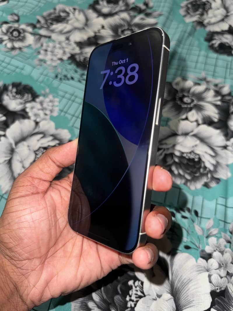 Apple iPhone 15 Pro 1