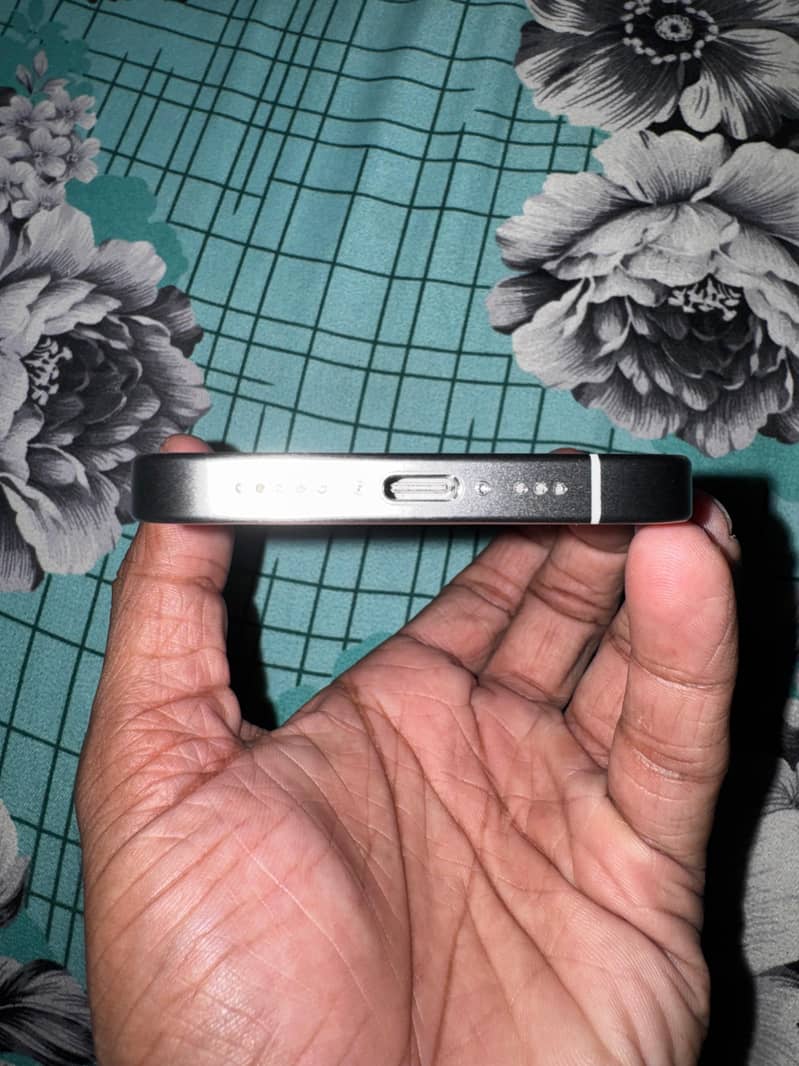 Apple iPhone 15 Pro 2