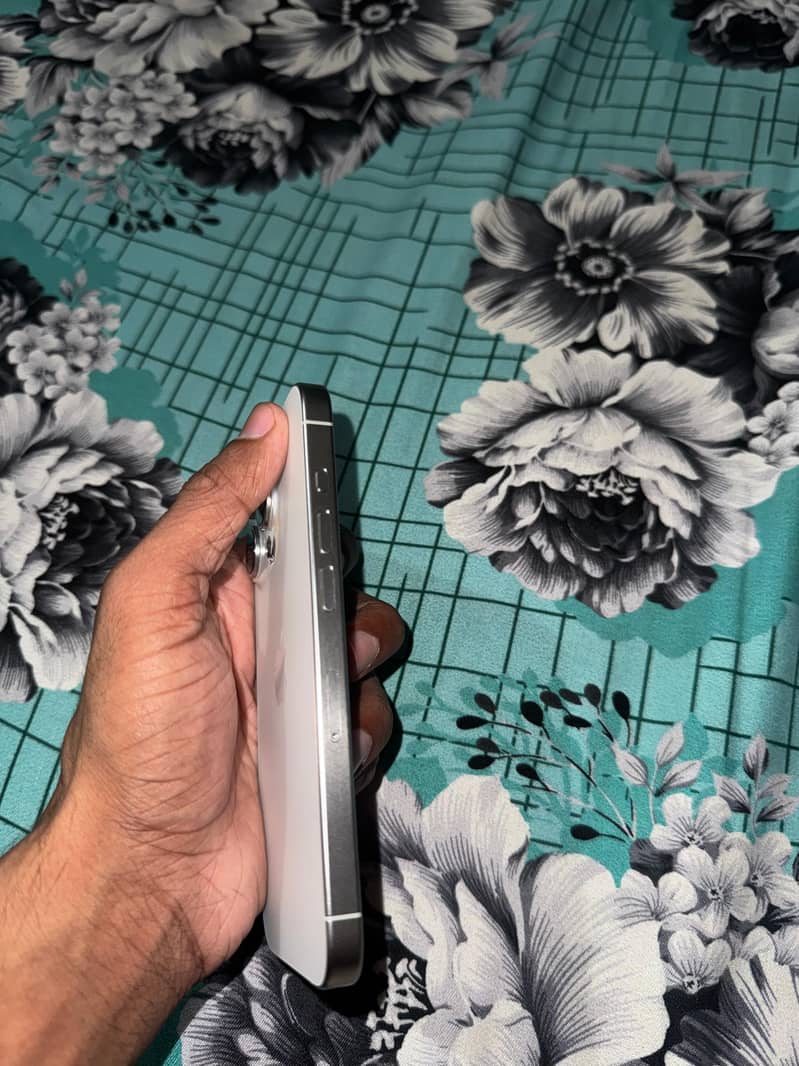 Apple iPhone 15 Pro 5