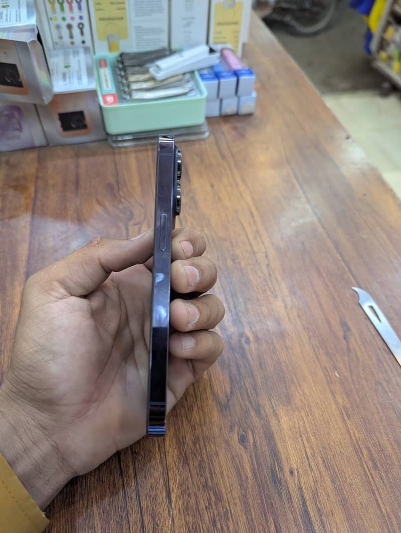 Apple iPhone 14 Pro 2