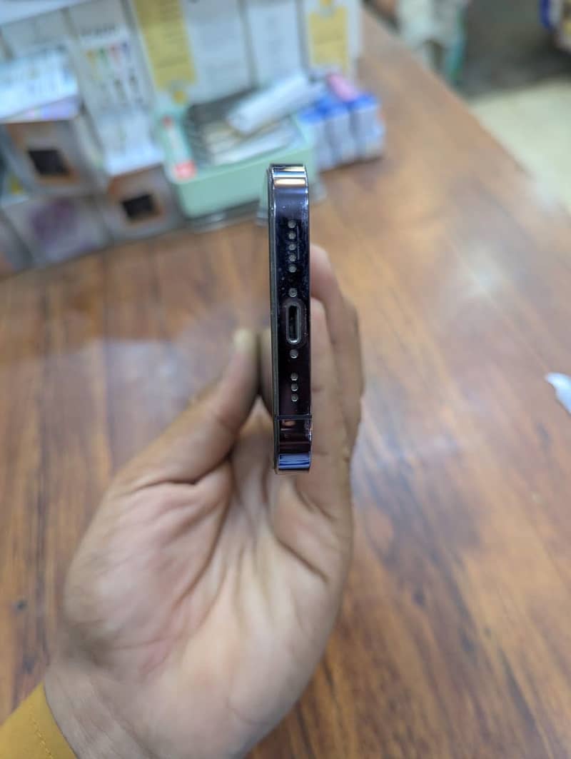 Apple iPhone 14 Pro 4