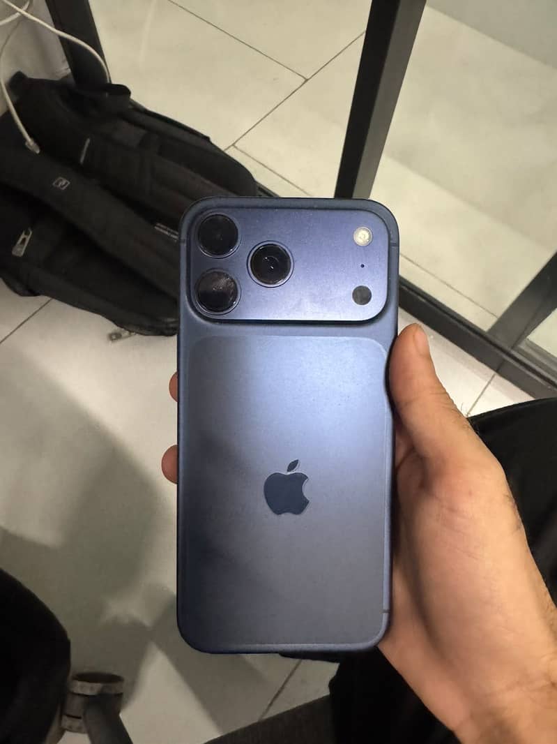 Apple iPhone 17 Pro Max 0