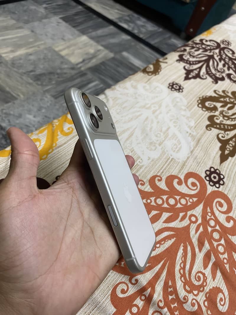 Apple iPhone 17 Pro Max 0