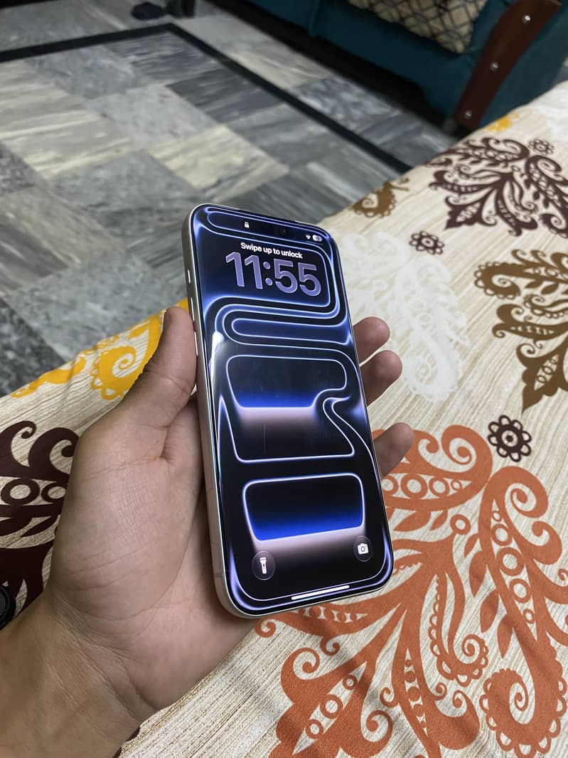 Apple iPhone 17 Pro Max 4
