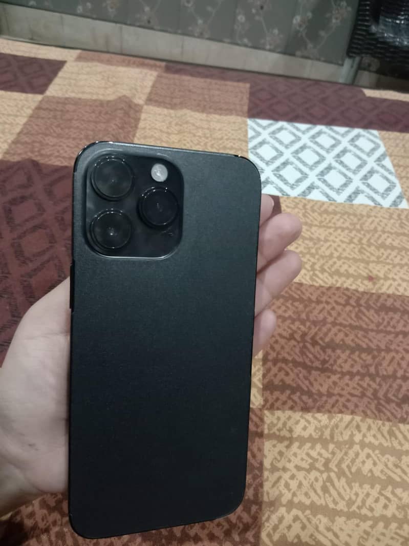 Apple iPhone 14 Pro Max 1