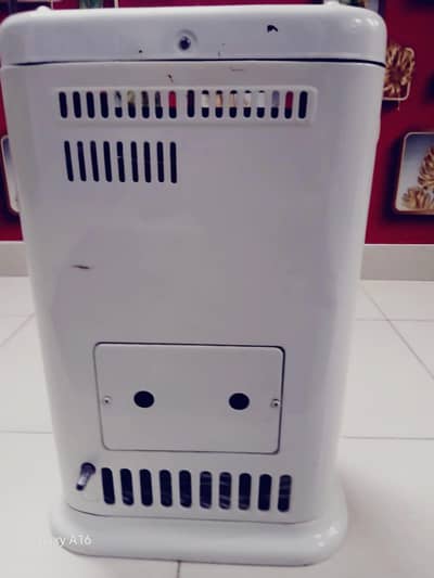 Brand new unused heater Price 8k Location is Karachi scheme 33
