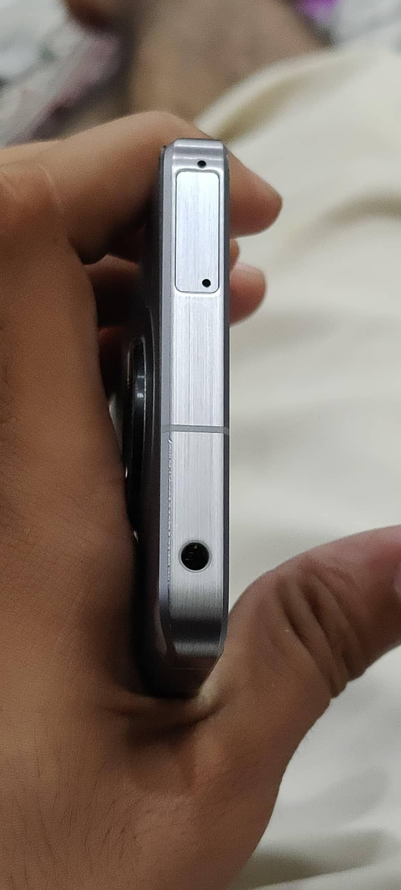 Sharp Aquos Sense7 4