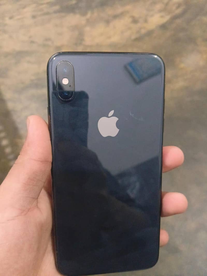 Apple iPhone XS Max 1
