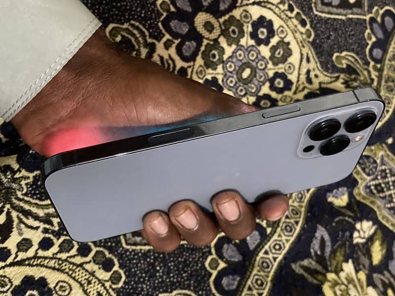Apple iPhone 13 Pro Max 5