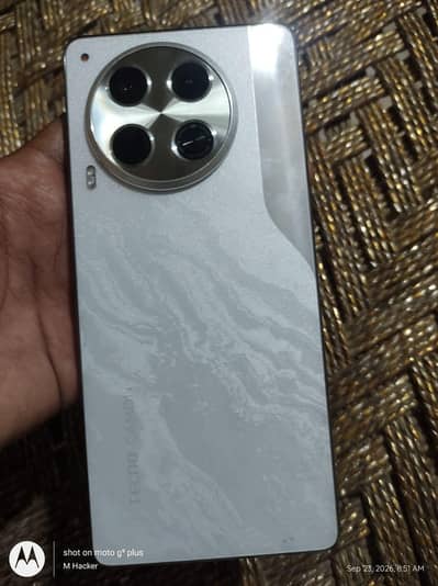 12+12 GB RAM 256 GB ROM