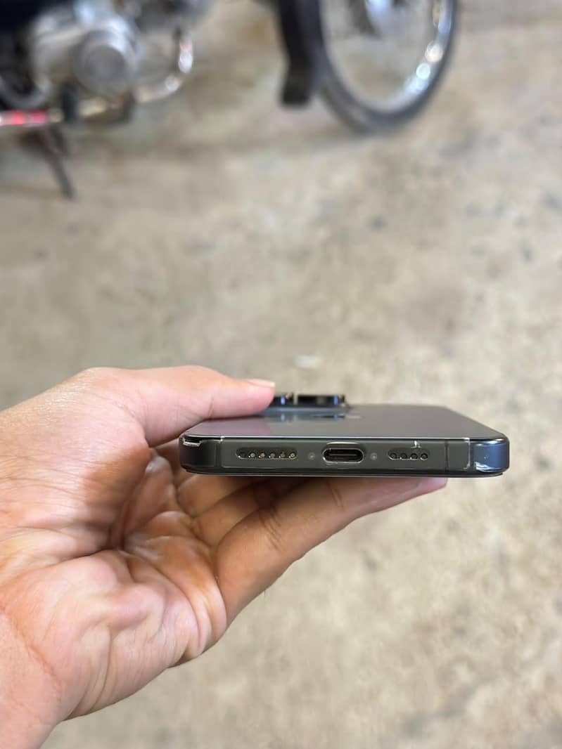 Apple iPhone 15 Pro Max 3