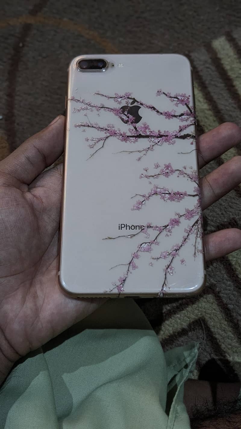 Apple iPhone 8 Plus 0