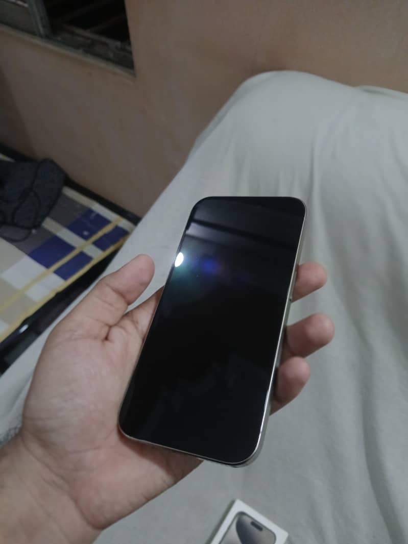 Apple iPhone 15 Pro 2
