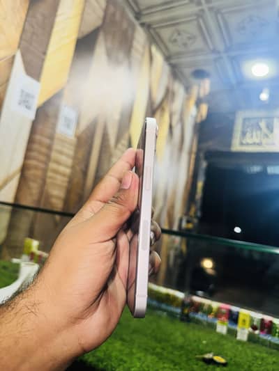 Apple iPhone 13