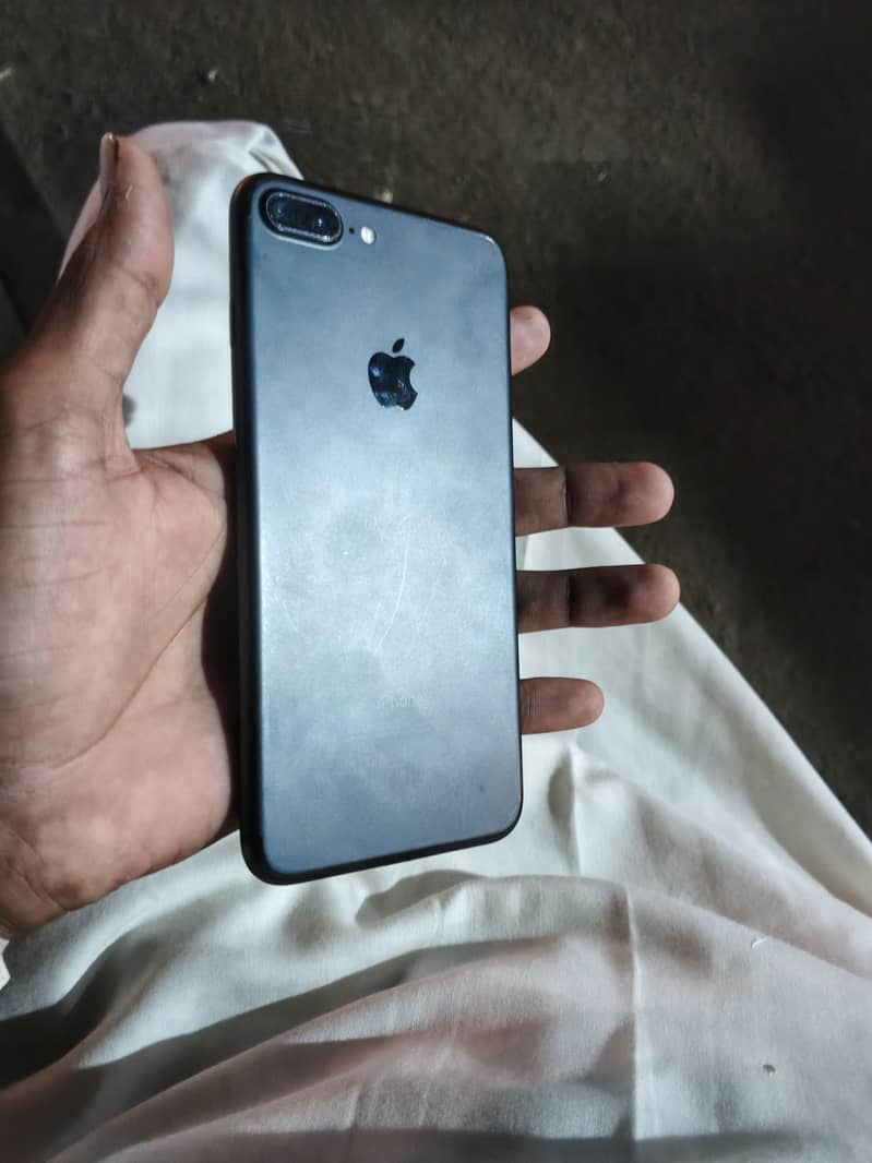 Apple iPhone 7 Plus 0