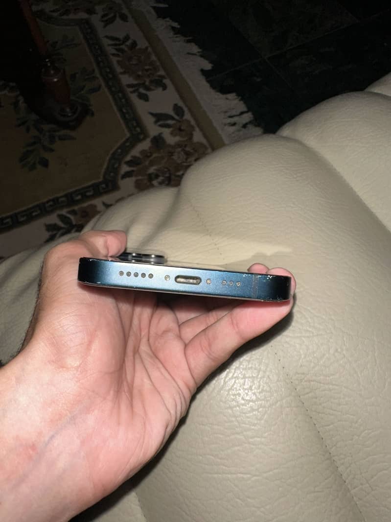 Apple iPhone 14 4