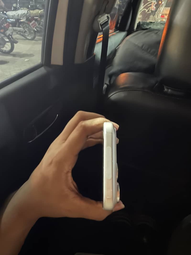 Apple iPhone 17 Pro Max 3