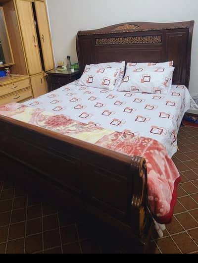 sheesham bed king size with 2 side table