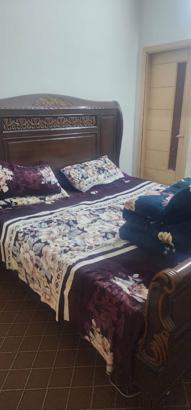 sheesham bed king size with 2 side table 1