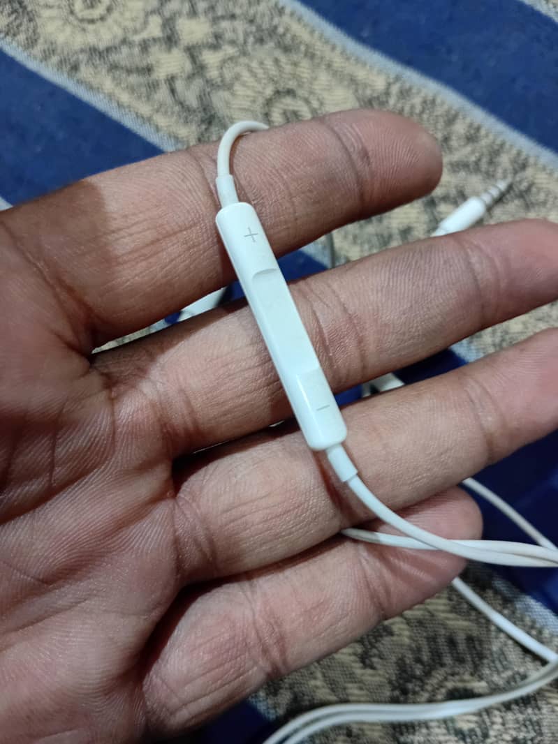 Original Apple EarPods with Type-C Conversion Cable 4