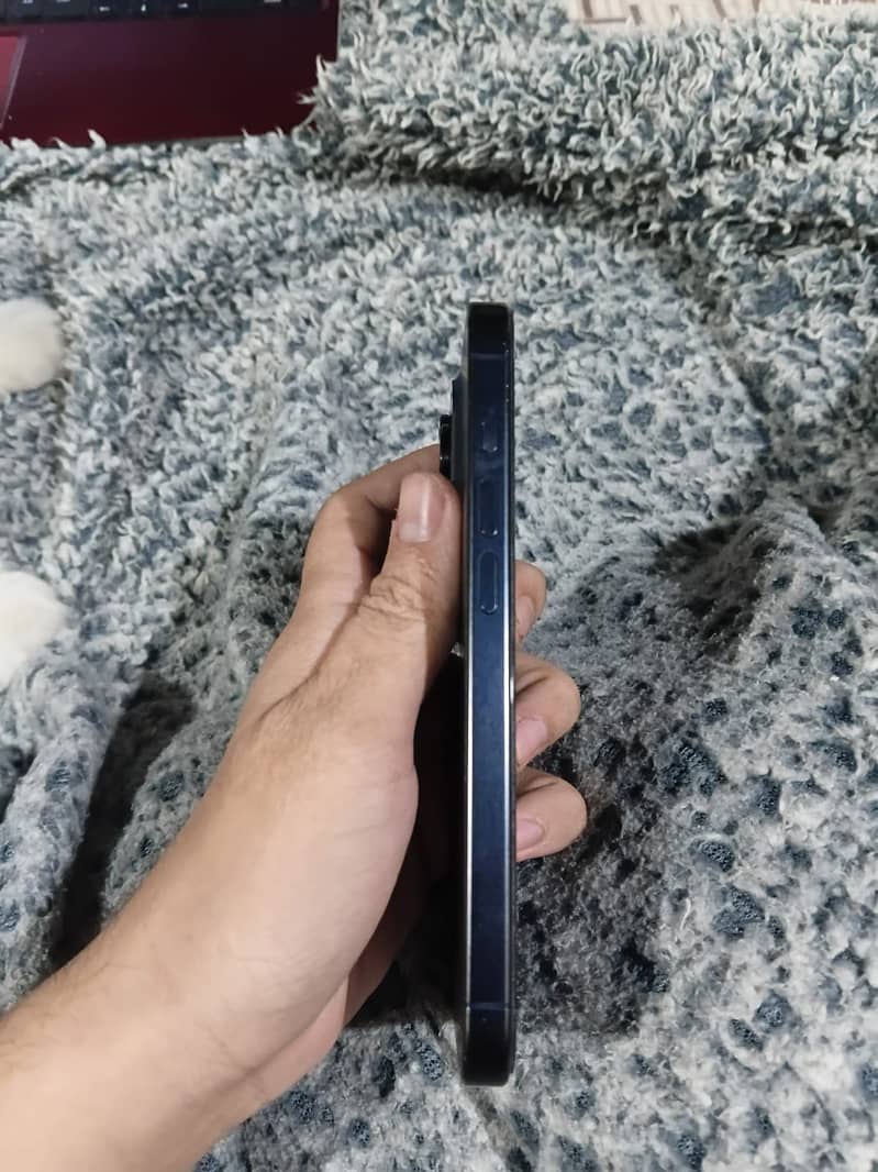 Apple iPhone 15 Pro 1
