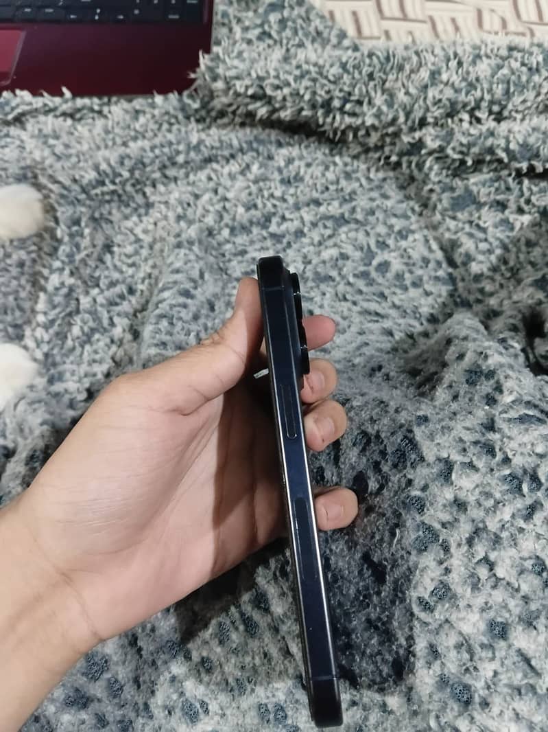 Apple iPhone 15 Pro 5