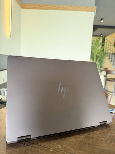 Omnibook HP 2026 Model AI integrated 16/512 touch and type